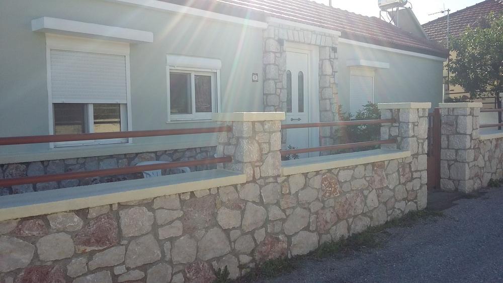 Anastasia'S Holiday Home Ialysos  Ngoại thất bức ảnh